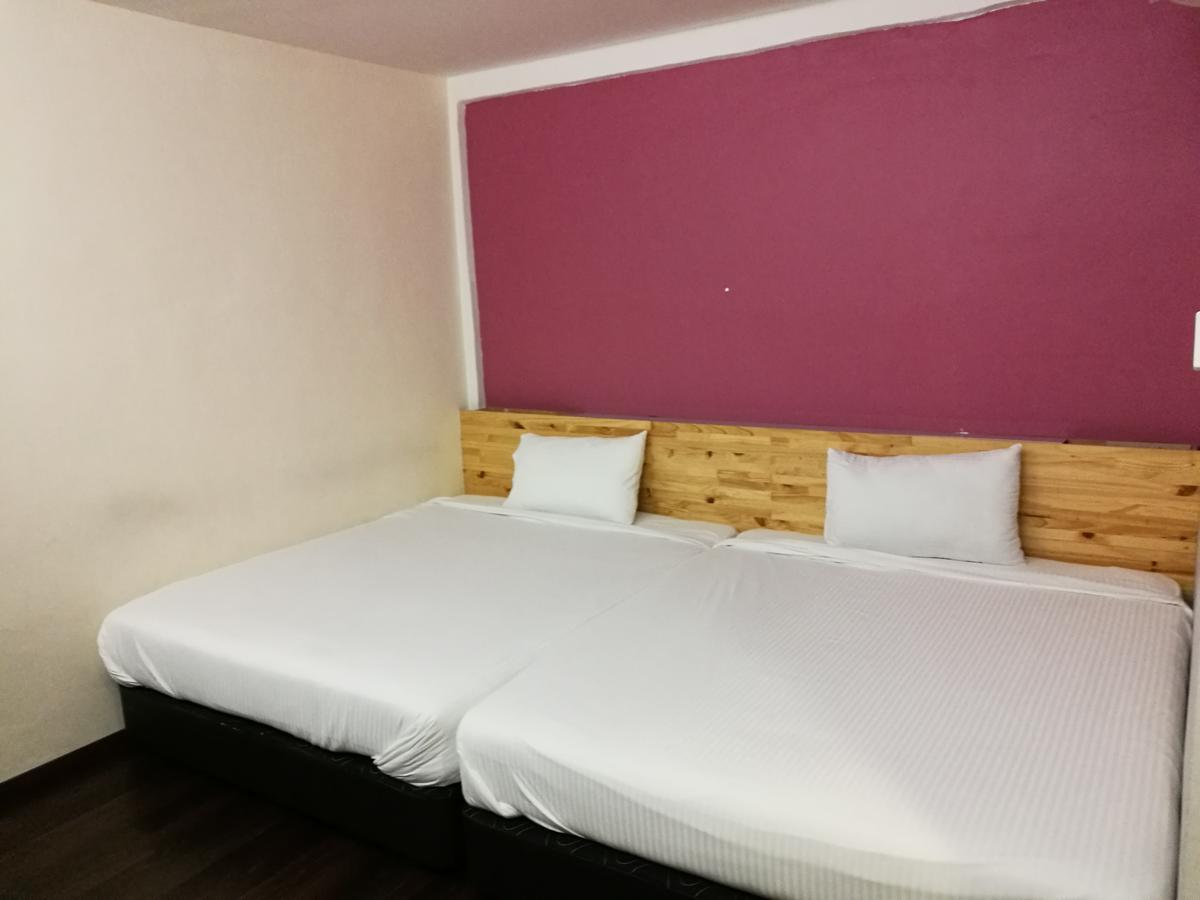 Dream Garden Hotel Кланг Екстериор снимка