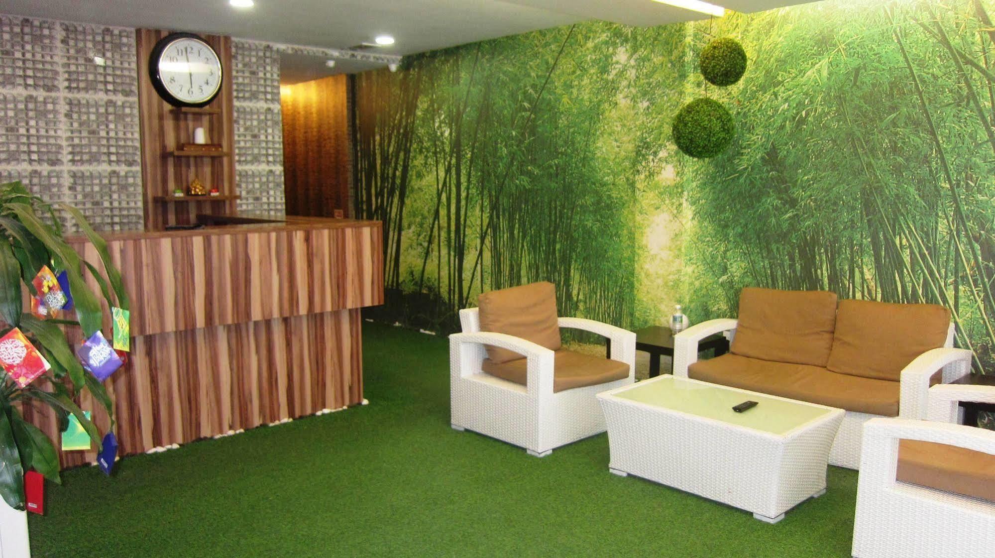 Dream Garden Hotel Кланг Екстериор снимка