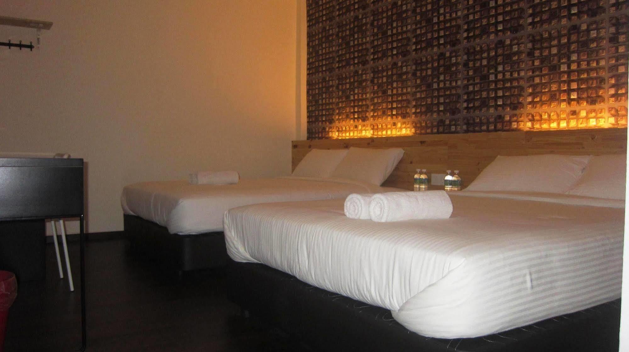Dream Garden Hotel Кланг Екстериор снимка