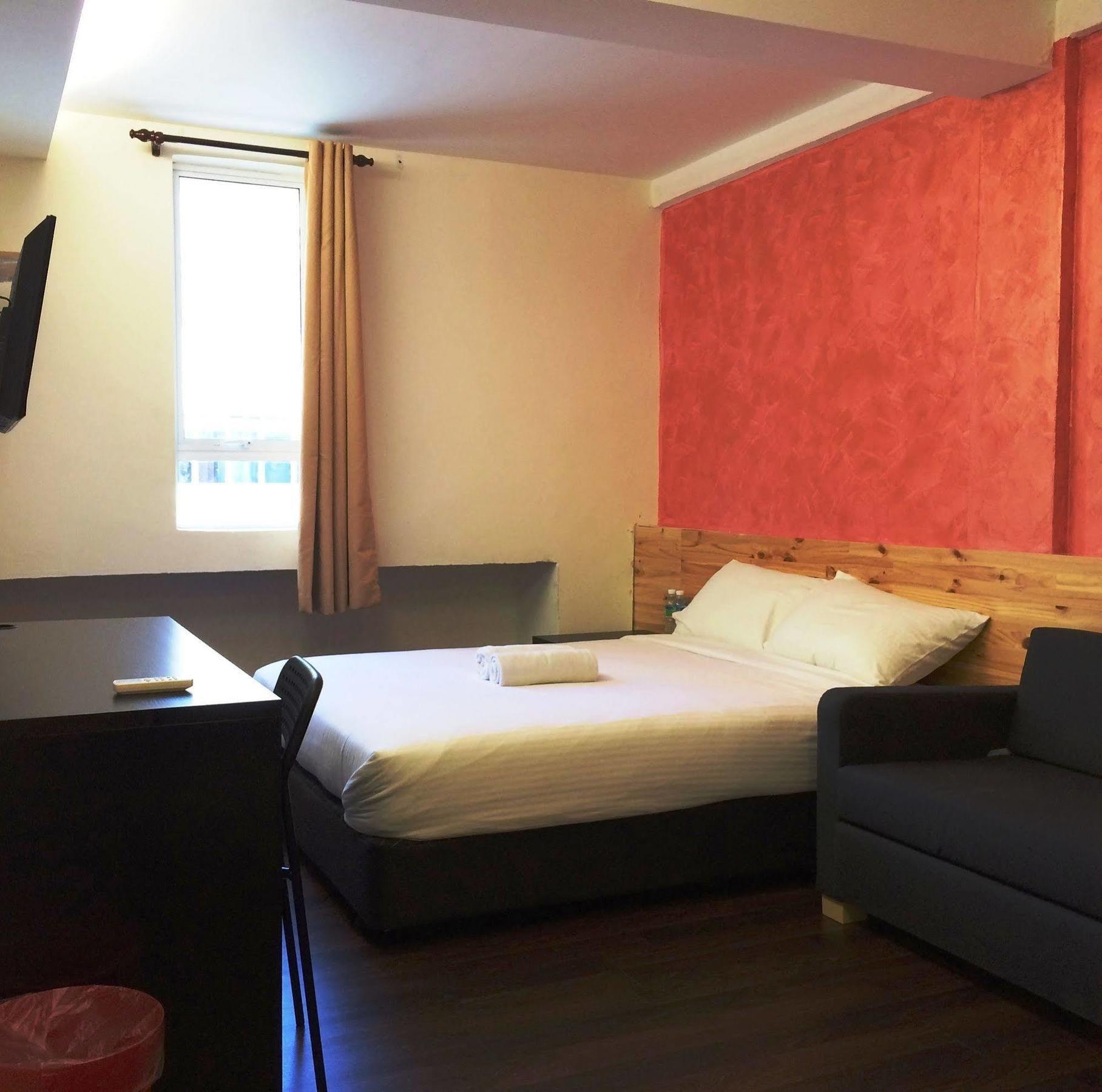 Dream Garden Hotel Кланг Екстериор снимка