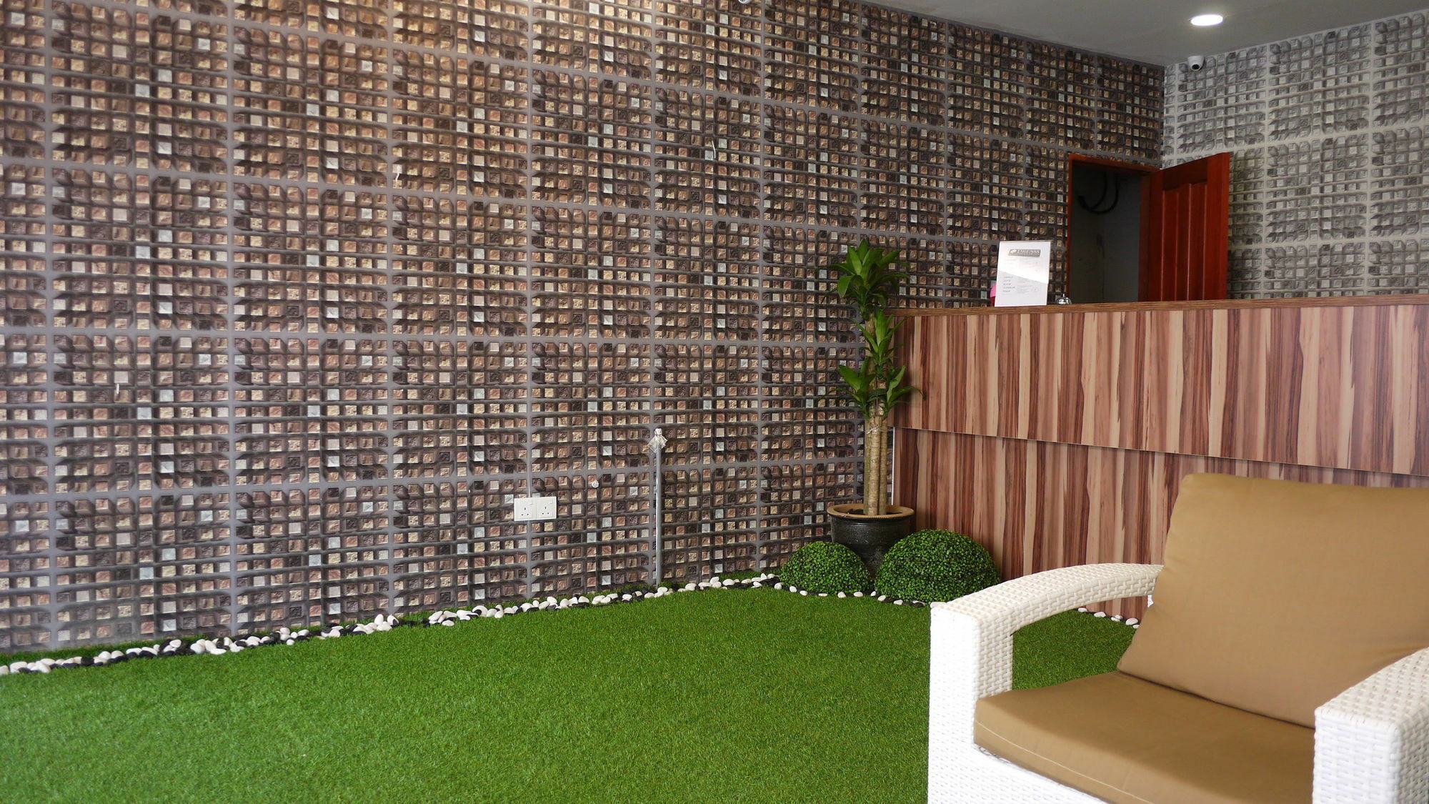 Dream Garden Hotel Кланг Екстериор снимка